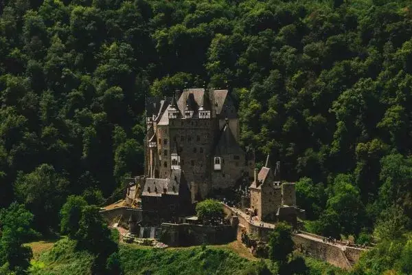 Discover the Hidden Treasures of the Rhine Valley: Exploring Lesser-Known Castles